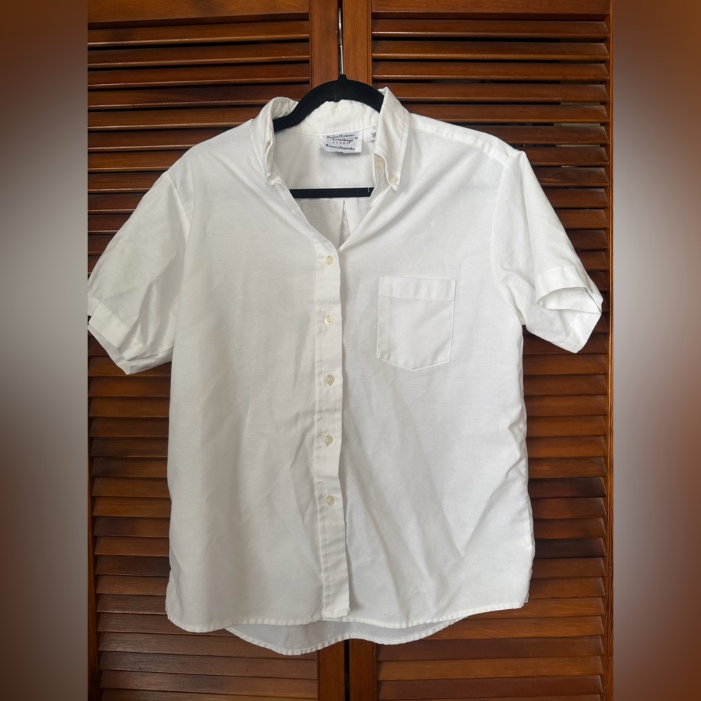Vintage Disney Cast Member White Casual Button Down Shirt